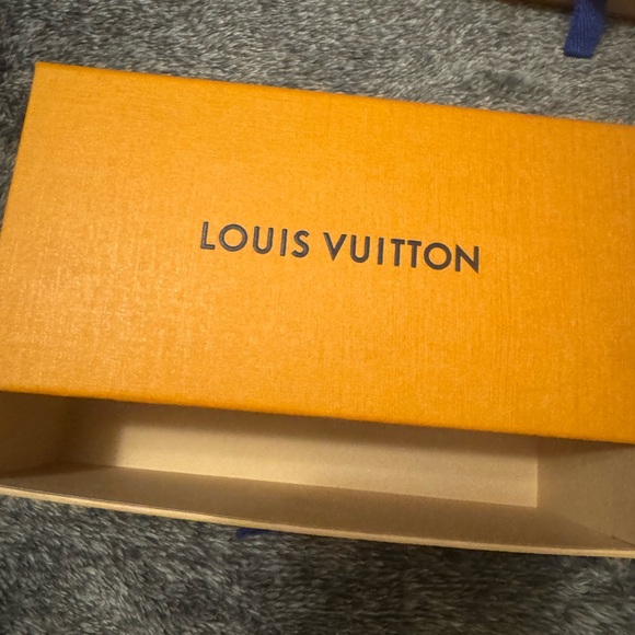 Louis Vuitton Navy Leather sunglasses box - Picture 3 of 4